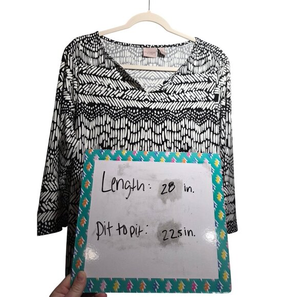 Chico’s Easywear Black & White Tribal Print V-Neck 3/4 Sleeve Top Women’s Size 2 - Picture 6 of 6
